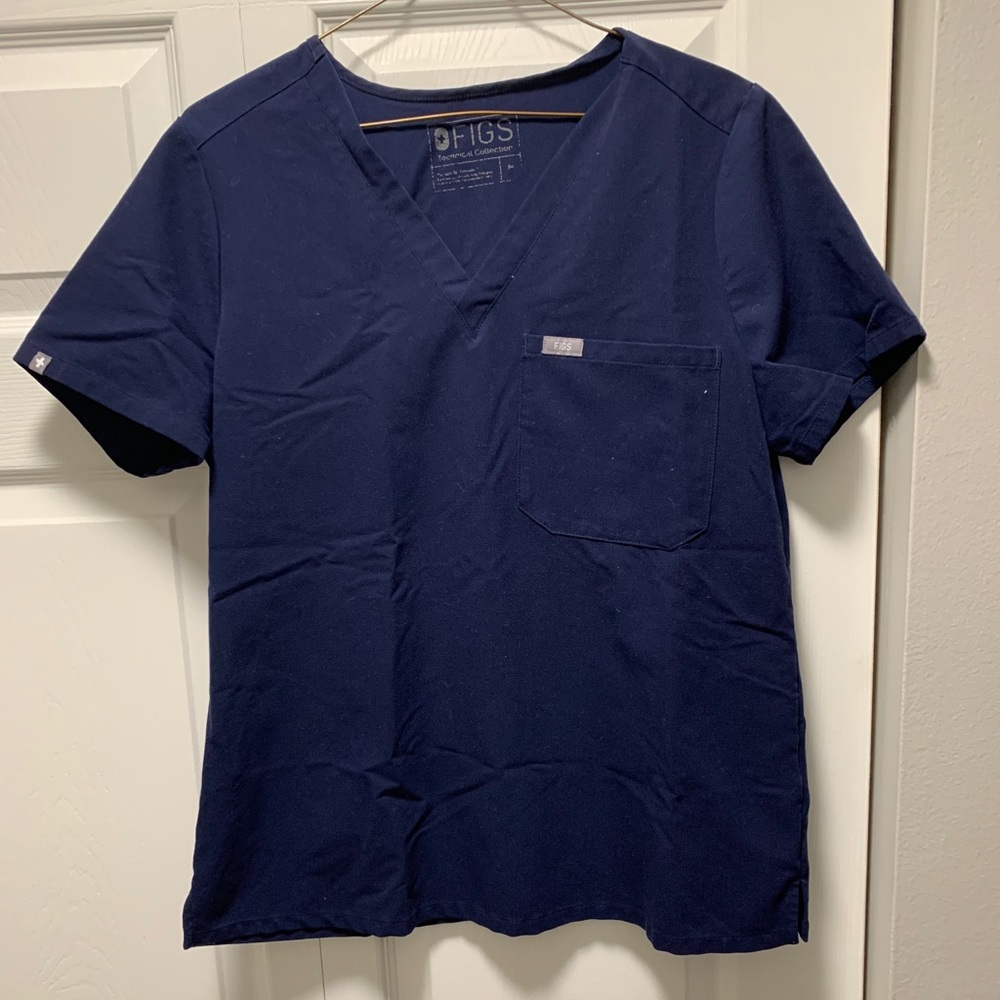 Figs scrub top